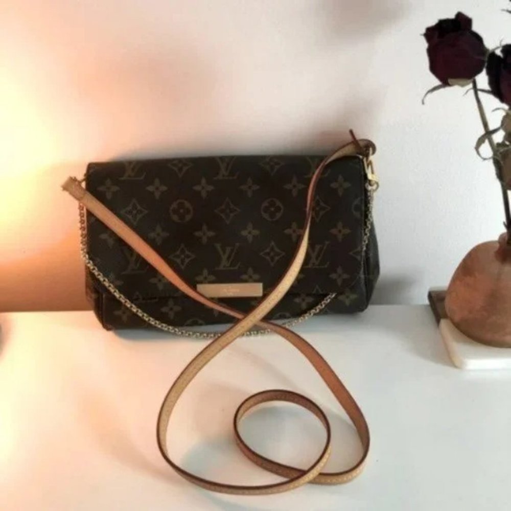 Authentic LV Favorite MM size 8.7W x 5H x 1.6D